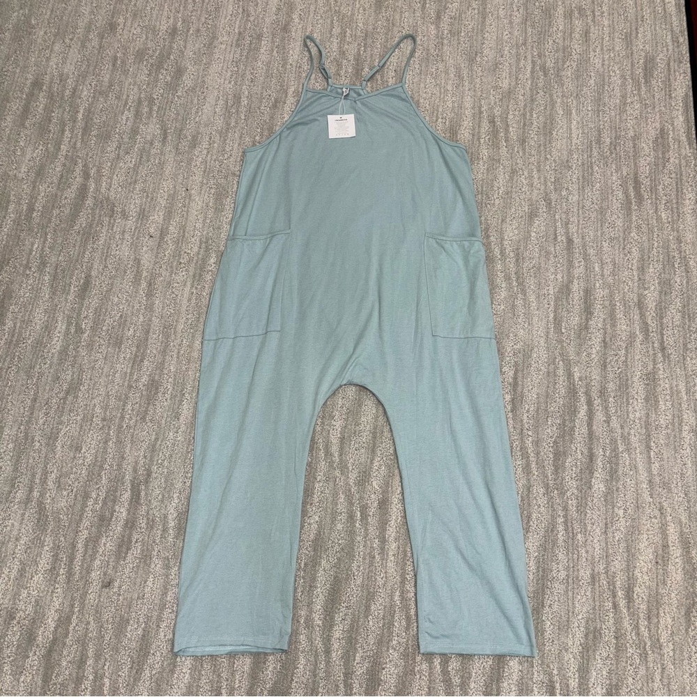 NWT Women’s Sleeveless Blue V-Neck  Relaxed Fit Jumpsuit Size M